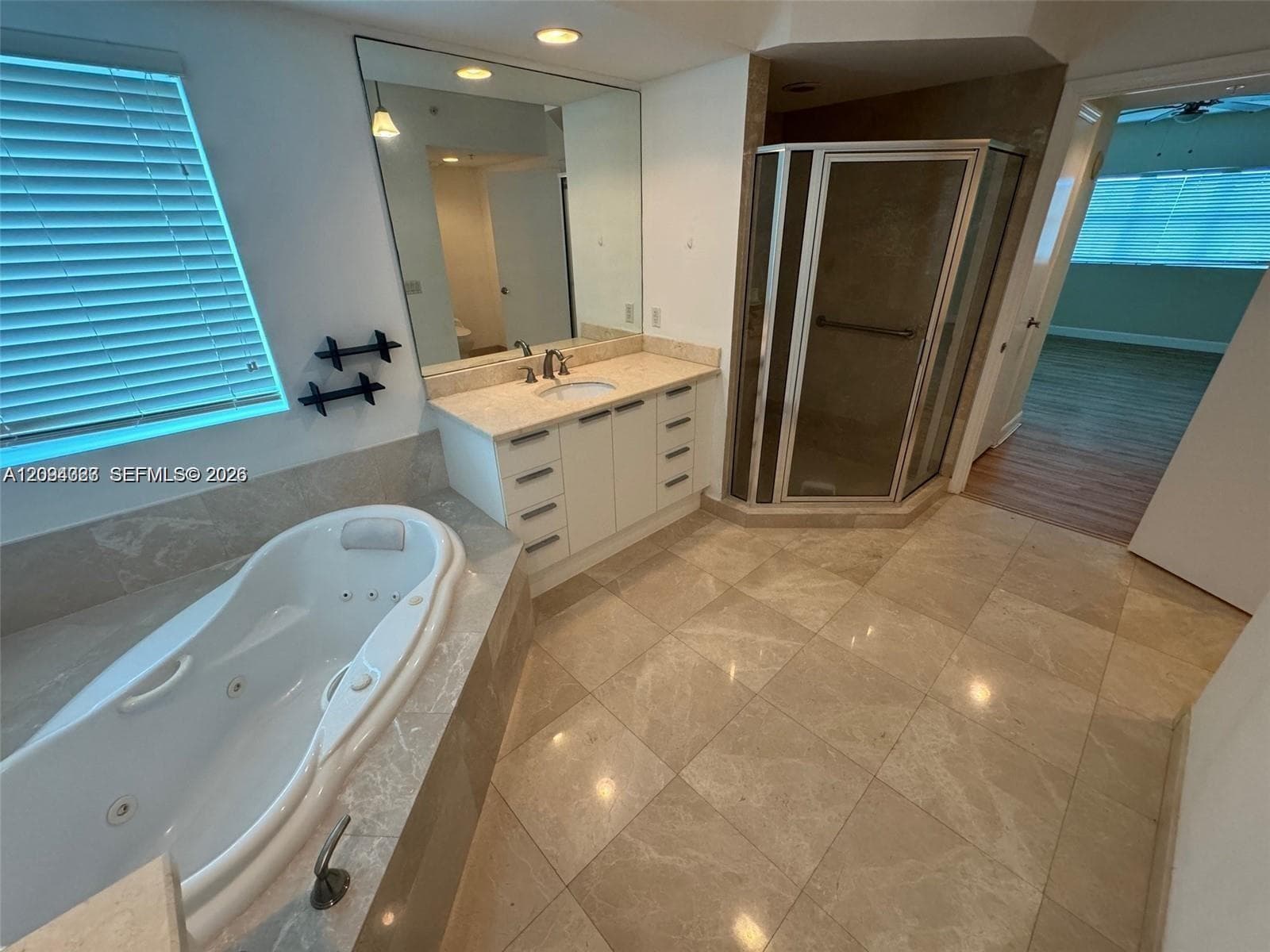THE OAKS I CONDO · #701 in North Miami - Photo 14
