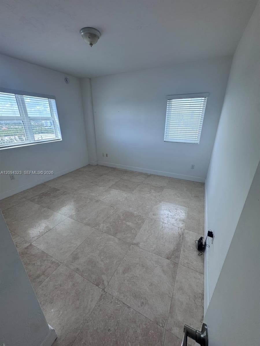 THE OAKS I CONDO · #701 in North Miami - Photo 8