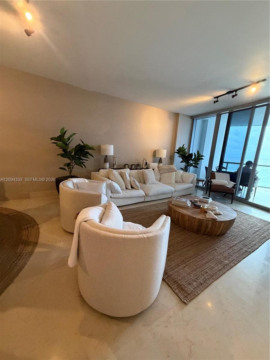 Jade Ocean · #904 in Sunny Isles Beach - Photo 5