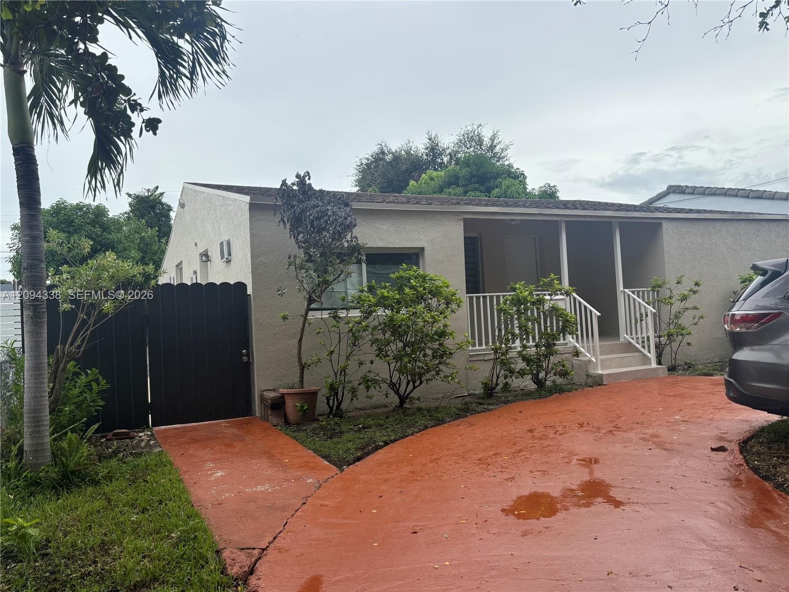 2931 SW 19th Ter photo 3