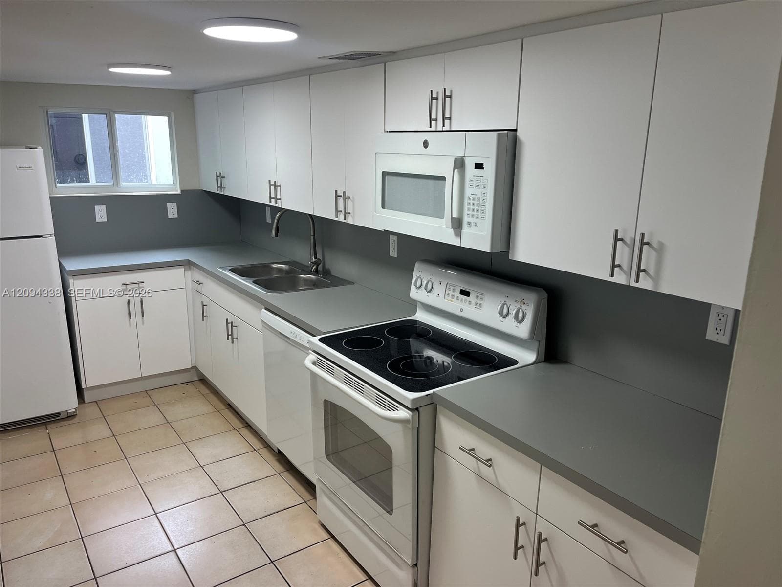2931 SW 19th Ter photo 10