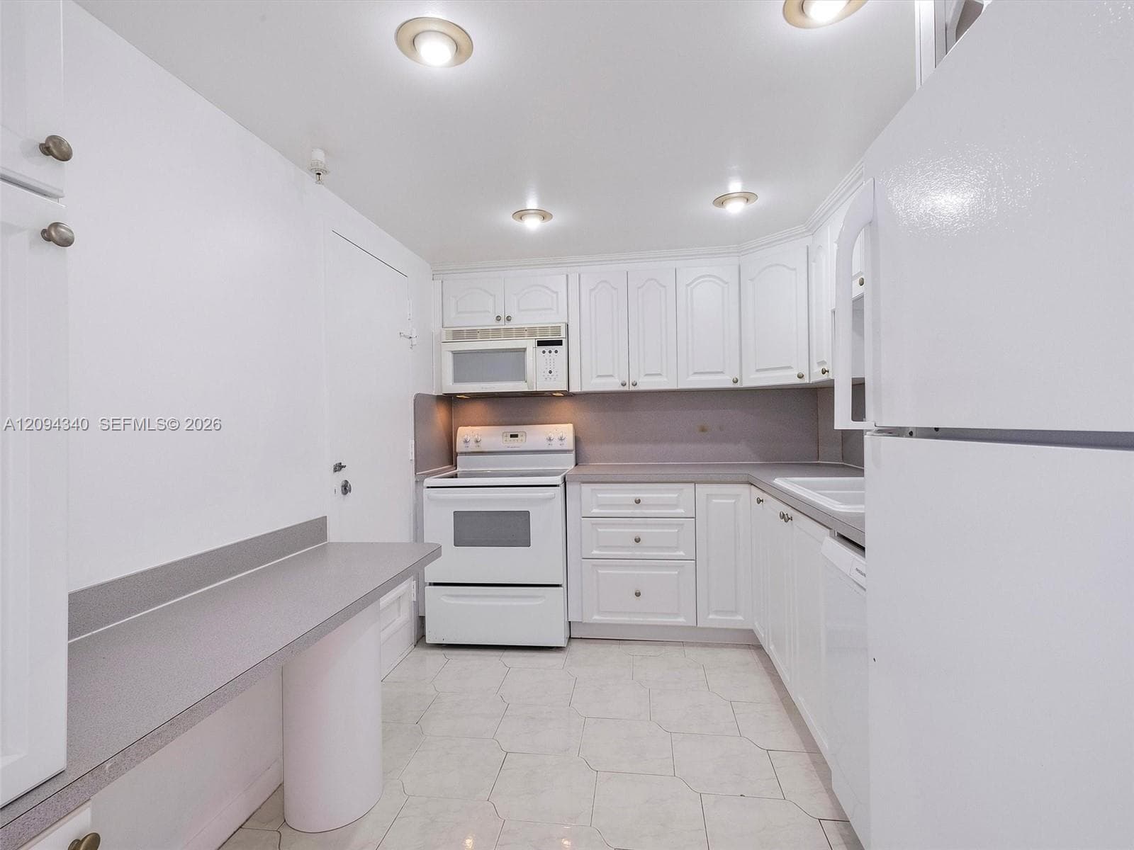 COASTAL TOWERS CONDO · #523 in Sunny Isles Beach - Photo 6