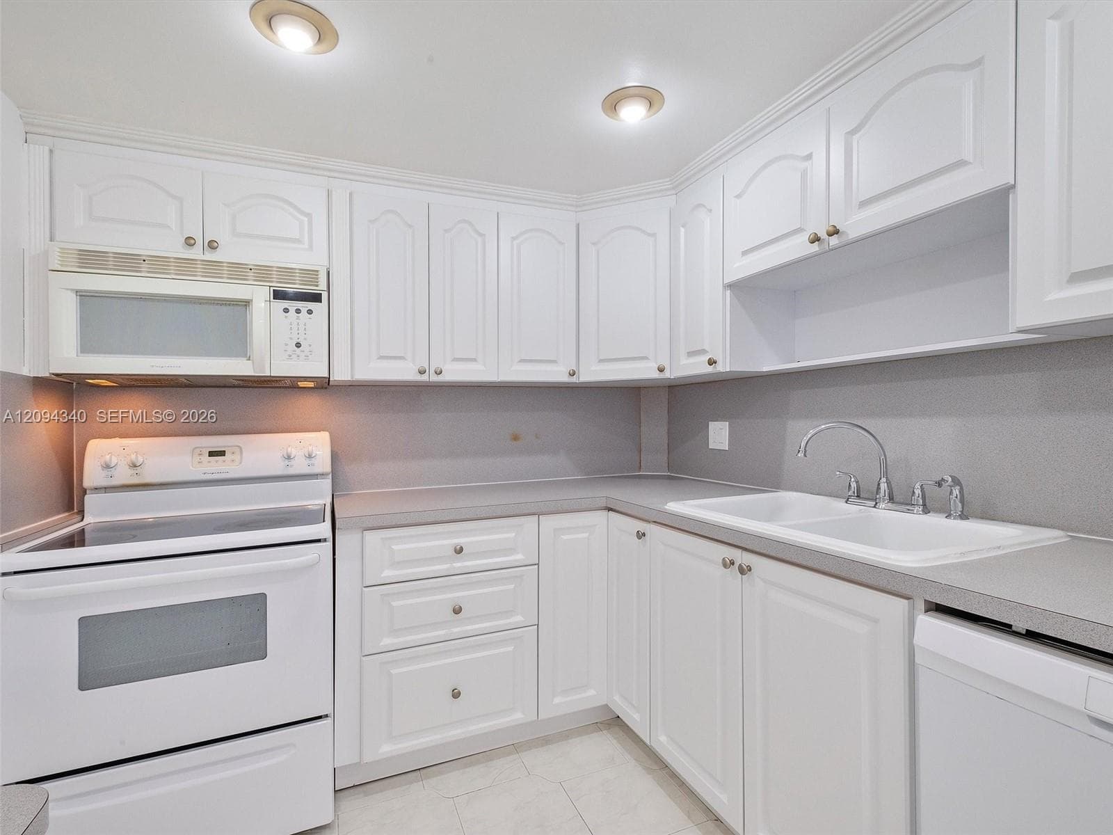 COASTAL TOWERS CONDO · #523 in Sunny Isles Beach - Photo 7