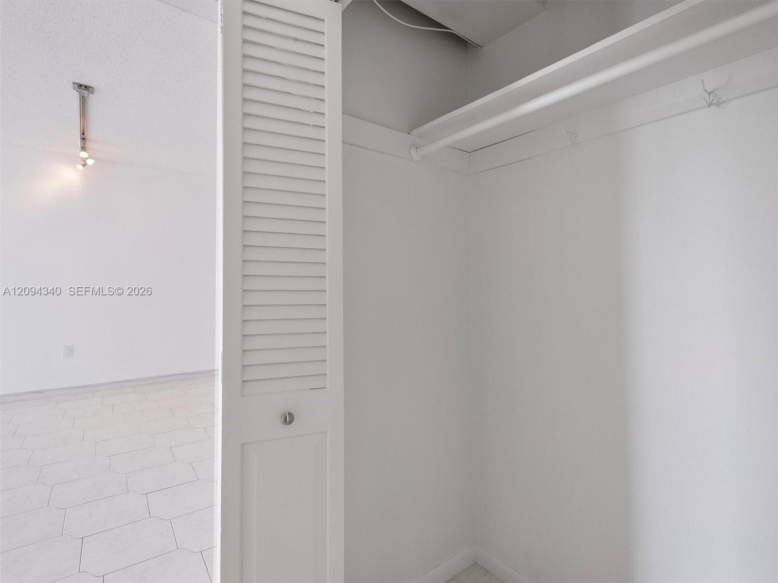 COASTAL TOWERS CONDO · #523 in Sunny Isles Beach - Photo 9
