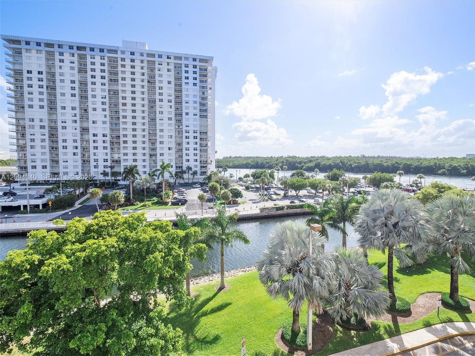 COASTAL TOWERS CONDO · #523 in Sunny Isles Beach - Photo 18