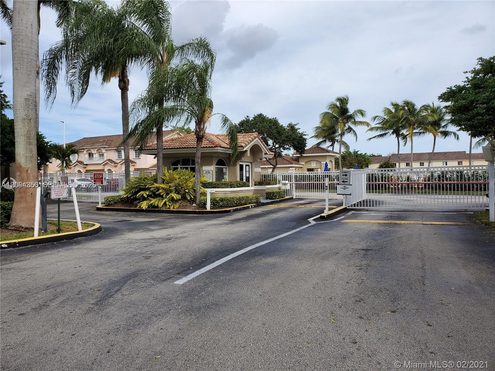 14320 SW 120th Ct # 9 #6-9 photo 2