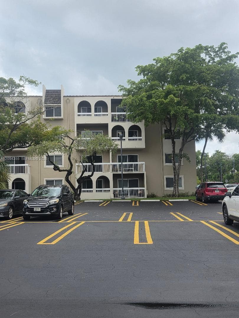 VILLAGE OF KINGS CREEK CO · #310 in Miami - Photo 2