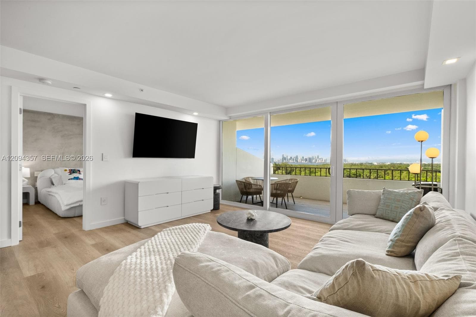 Commodore Club West · #1002 in Key Biscayne - Photo 2