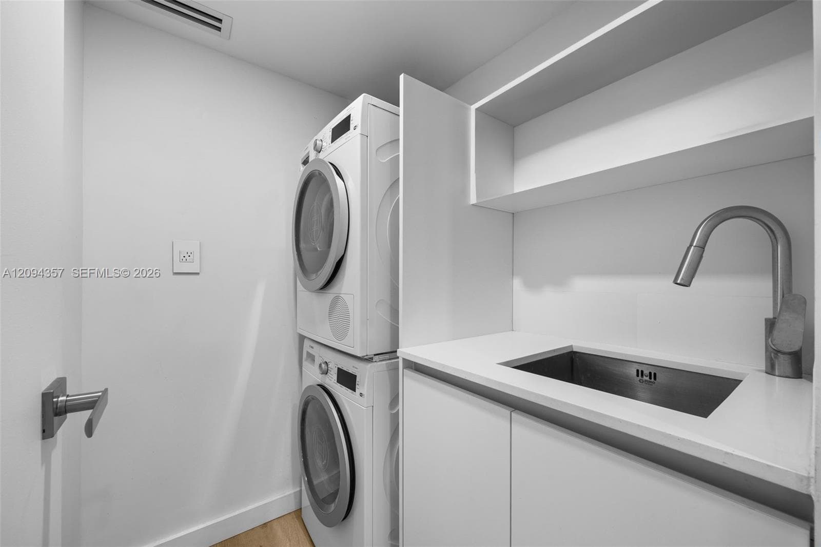 Commodore Club West · #1002 in Key Biscayne - Photo 13