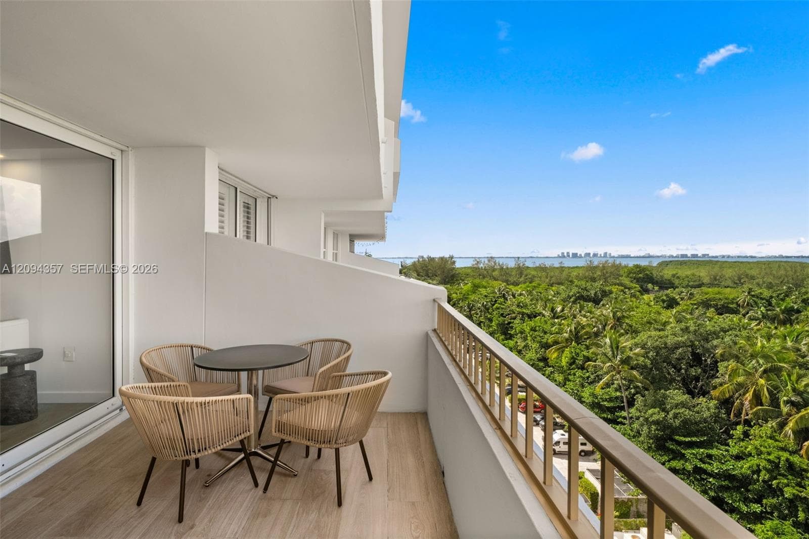 Commodore Club West · #1002 in Key Biscayne - Photo 16