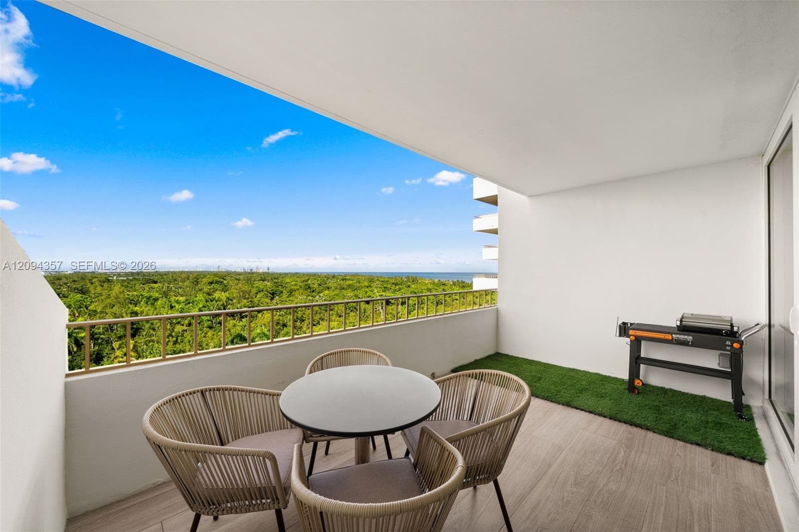 Commodore Club West · #1002 in Key Biscayne - Photo 22