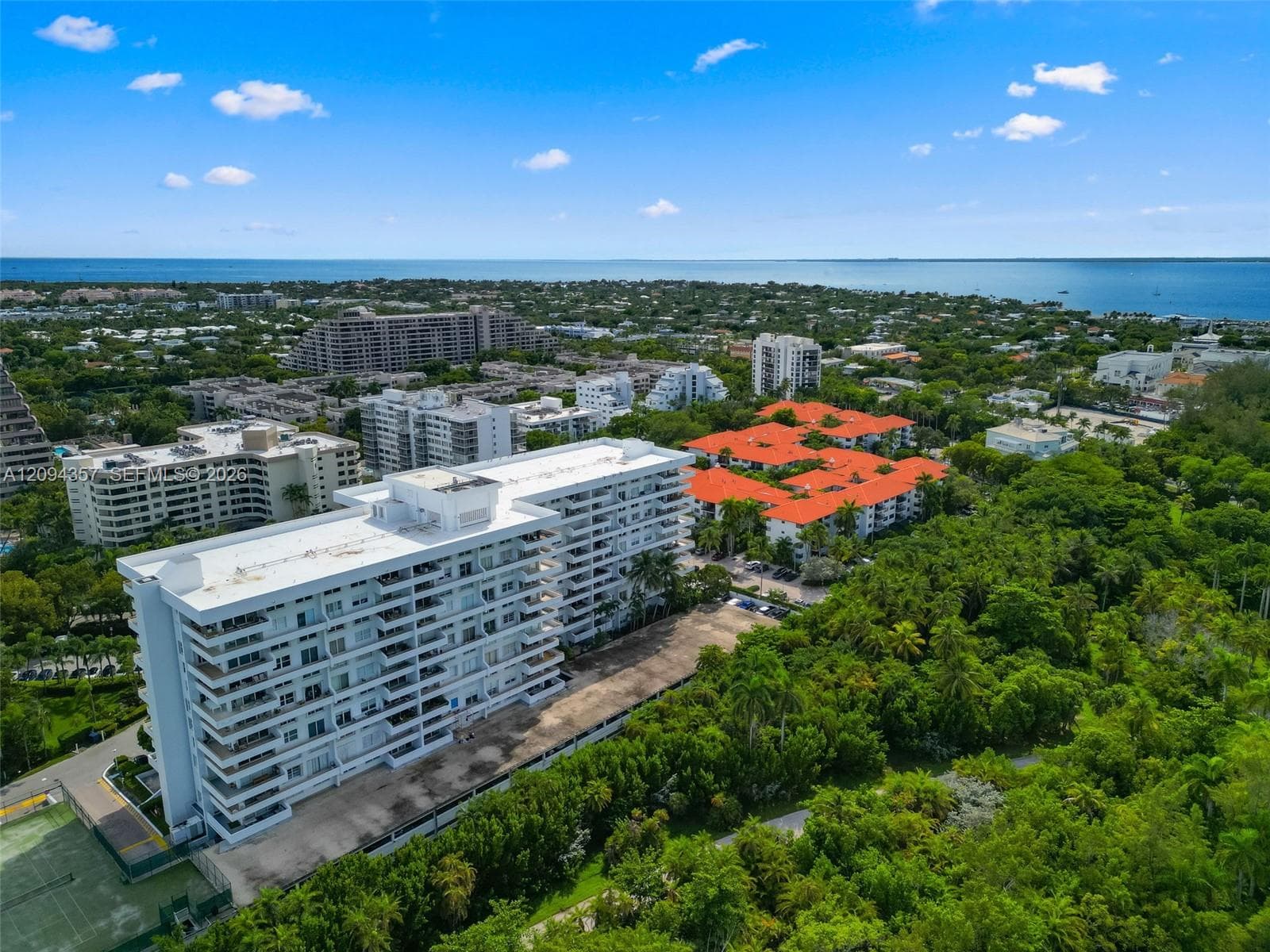Commodore Club West · #1002 in Key Biscayne - Photo 31