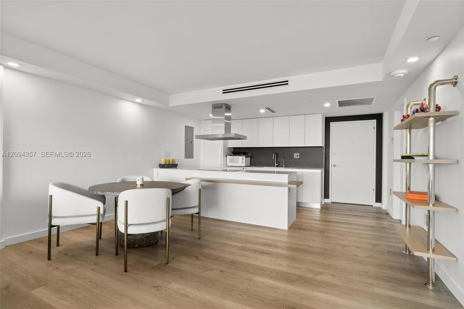 Commodore Club West · #1002 in Key Biscayne - Photo 4