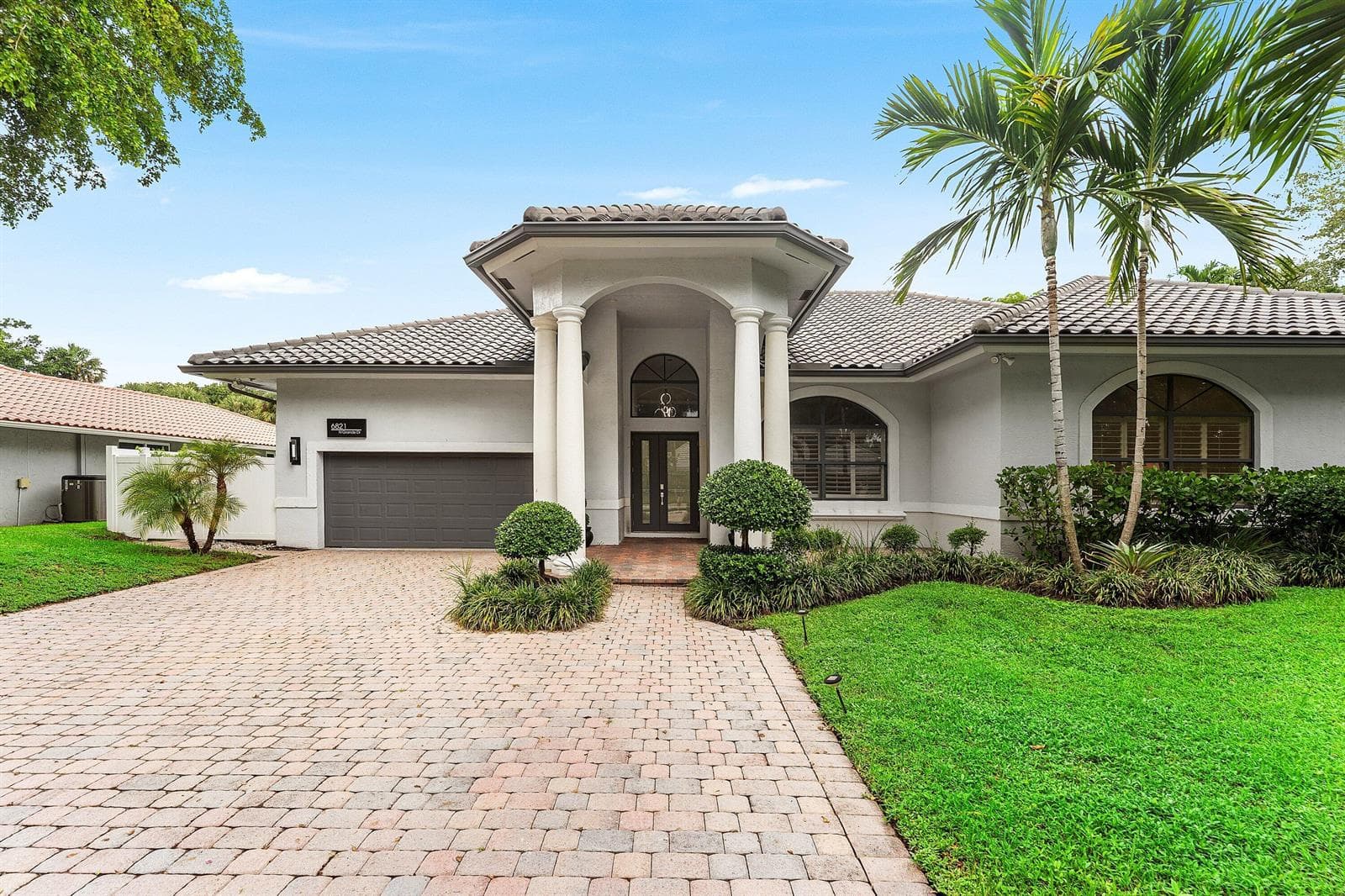 004-6821NorthGrandeDrive-BocaRaton-FL-33