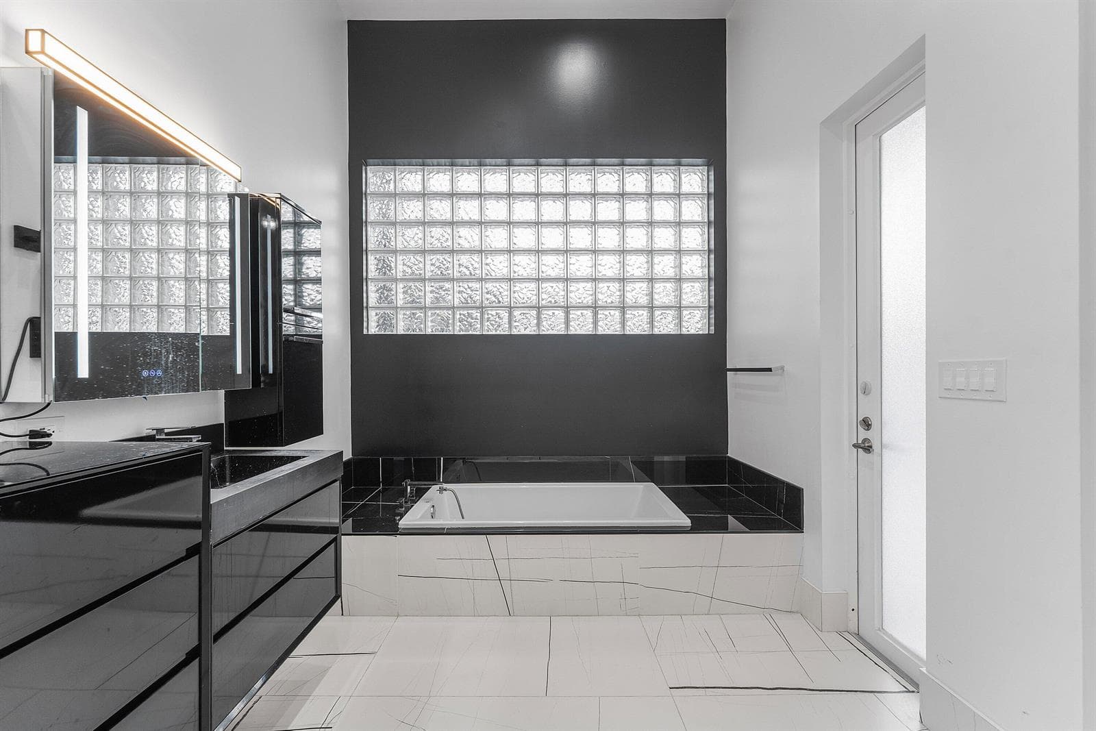 021-6821NorthGrandeDrive-BocaRaton-FL-33