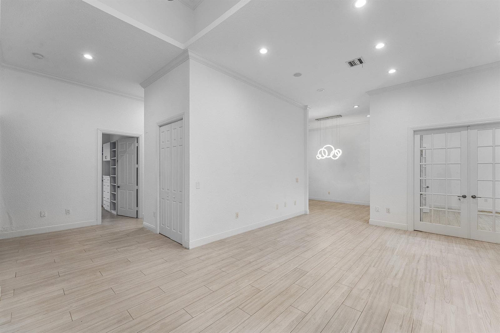 006-6821NorthGrandeDrive-BocaRaton-FL-33