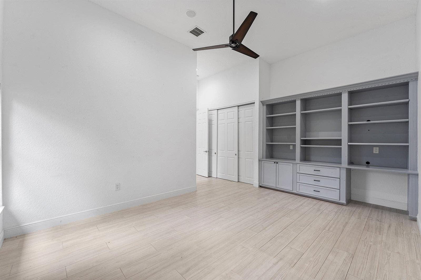 032-6821NorthGrandeDrive-BocaRaton-FL-33