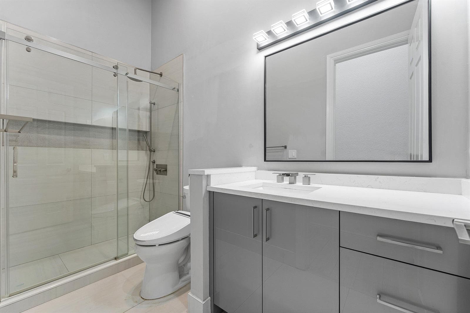 027-6821NorthGrandeDrive-BocaRaton-FL-33