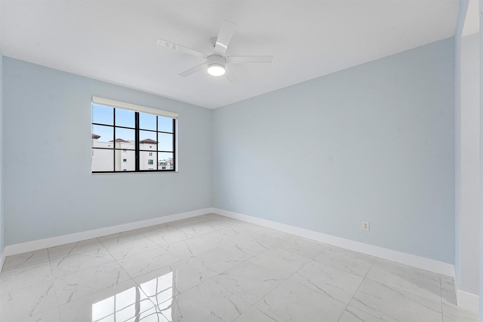 014-233SouthFederalHighway-605-BocaRaton