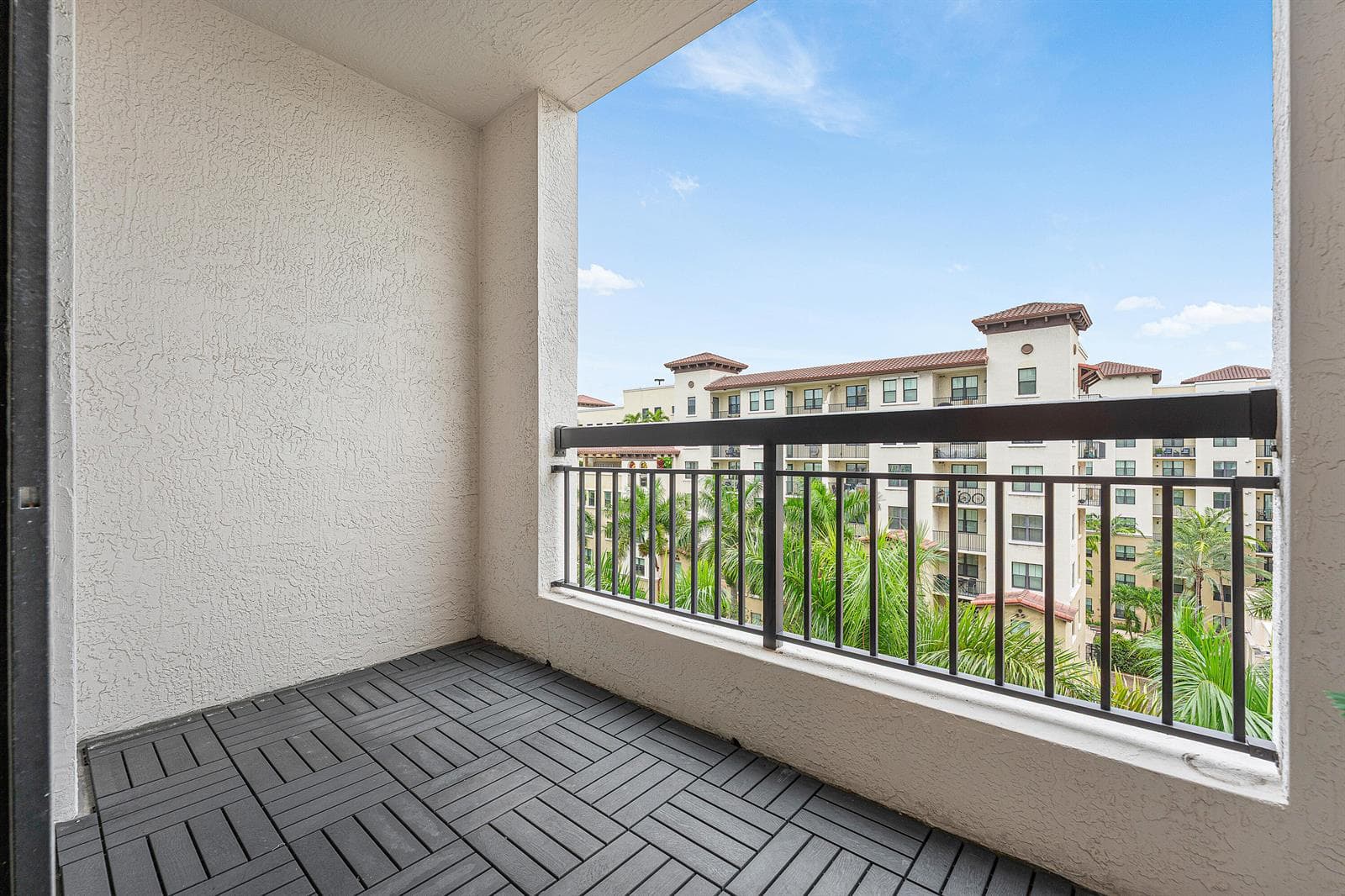 024-233SouthFederalHighway-605-BocaRaton