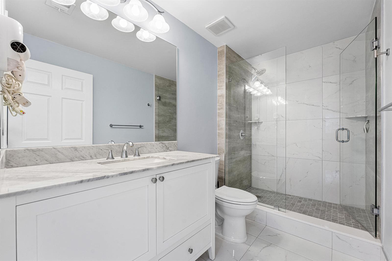 012-233SouthFederalHighway-605-BocaRaton