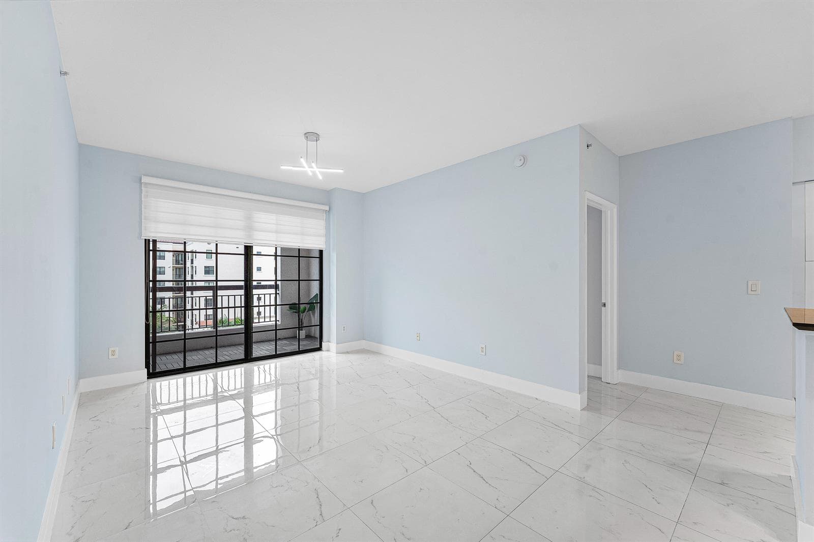 003-233SouthFederalHighway-605-BocaRaton