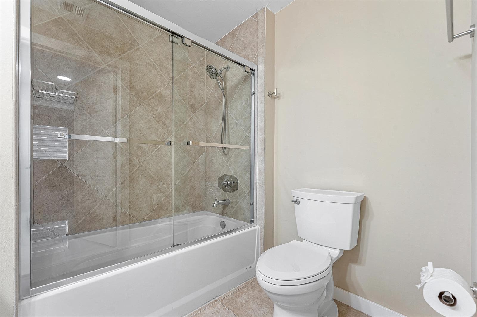 018-233SouthFederalHighway-605-BocaRaton
