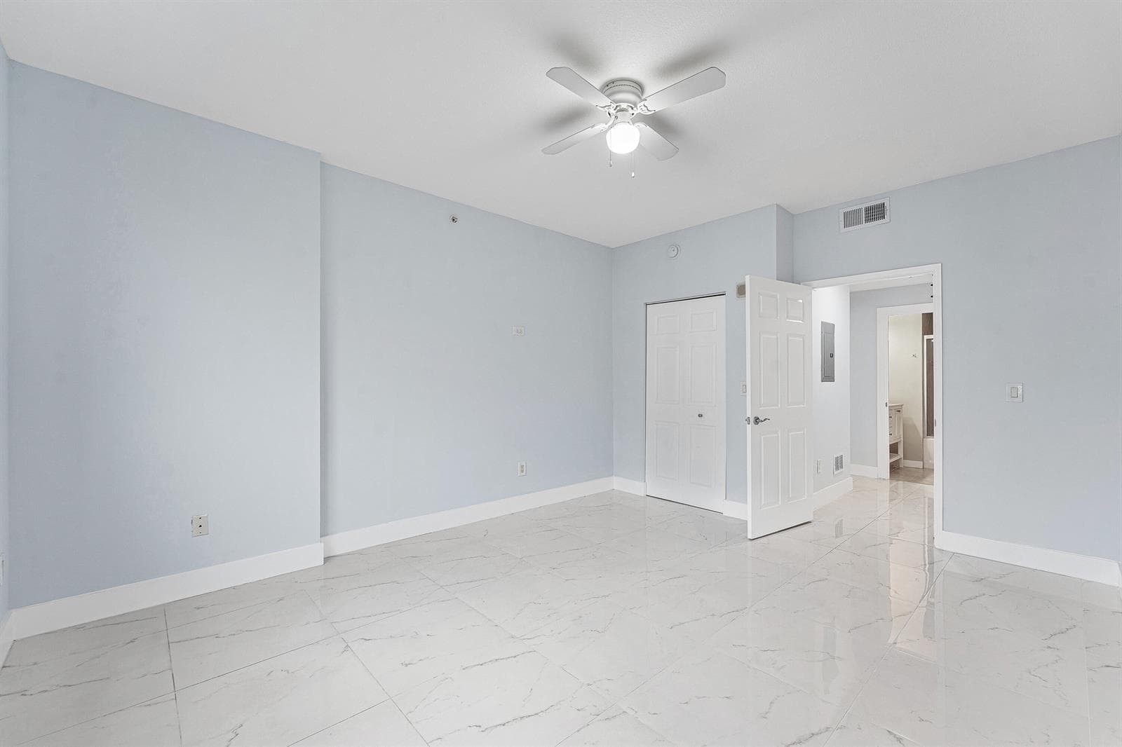 016-233SouthFederalHighway-605-BocaRaton