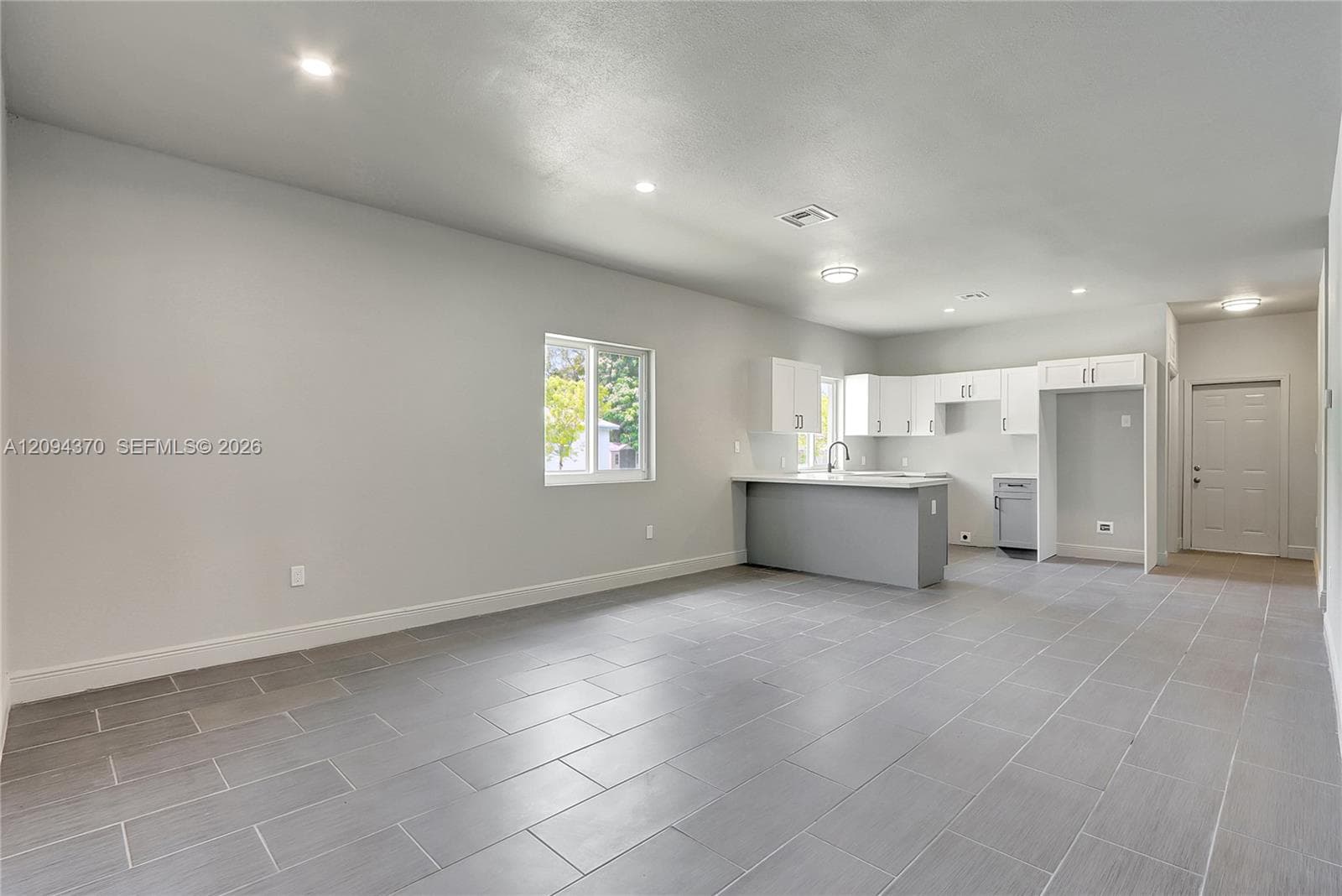 707 NW 2nd Ter photo 7