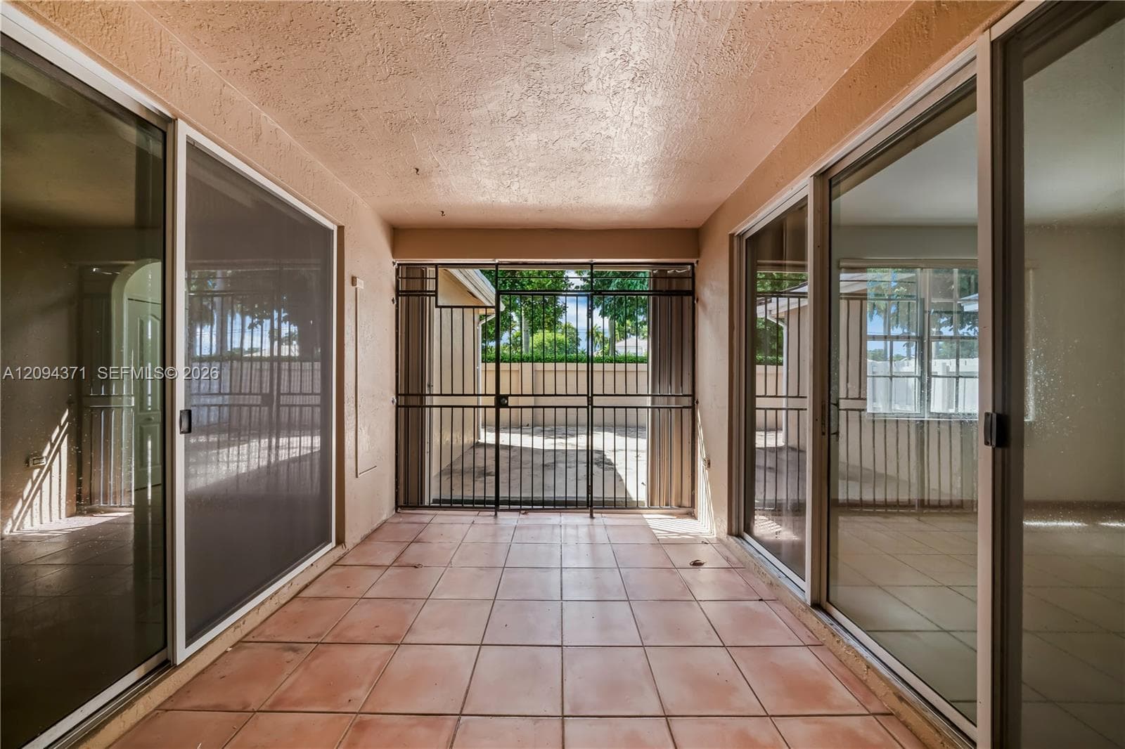 15470 SW 41st Ter photo 17