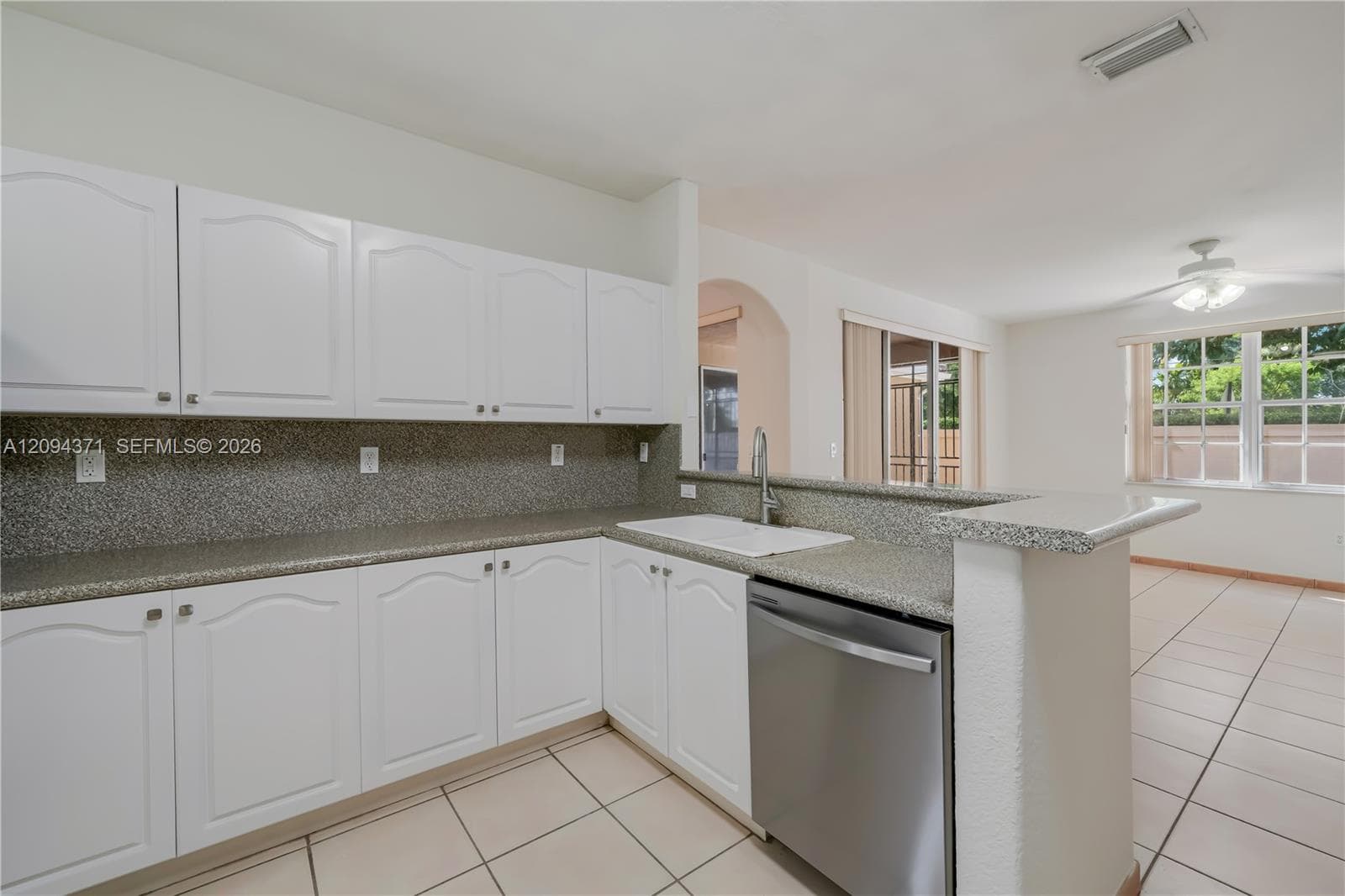 15470 SW 41st Ter photo 7