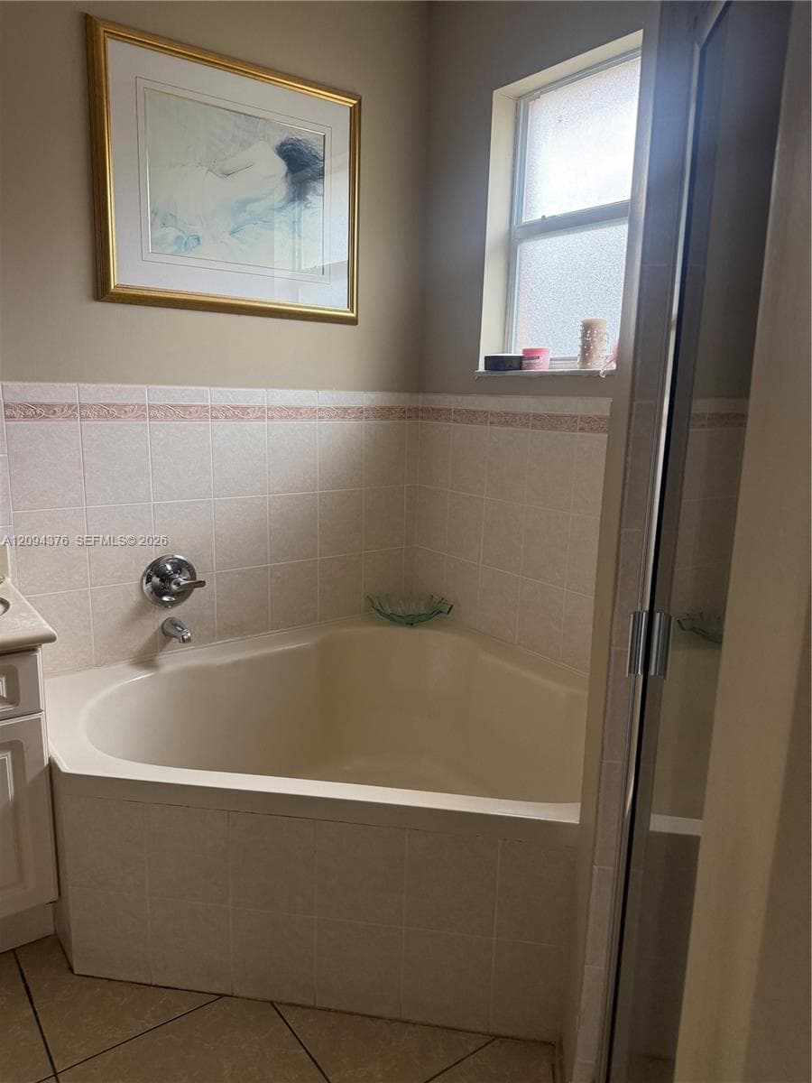 2924 SW 144th Pl photo 15