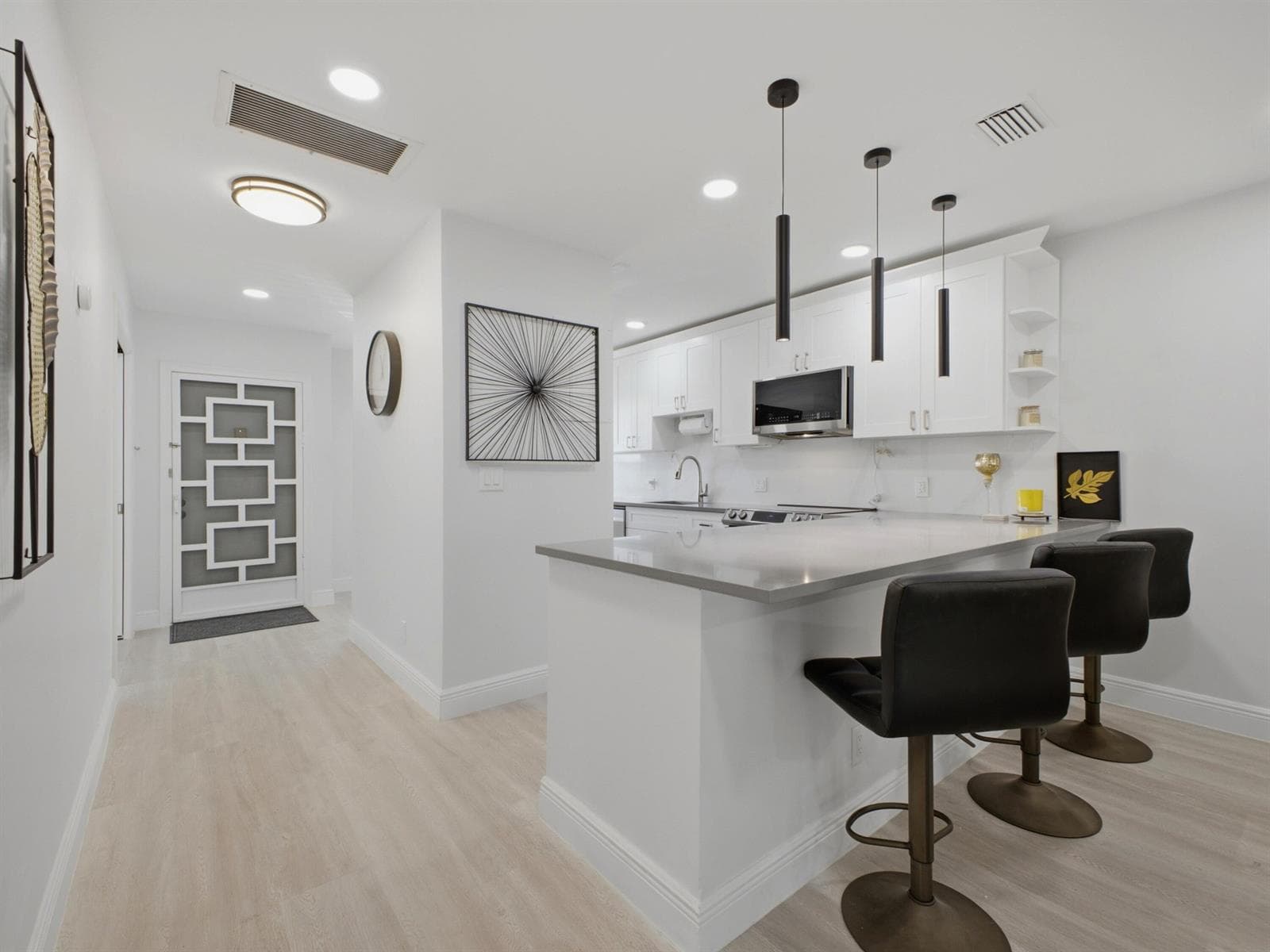 Breakfast Bar Kitchen Foyer