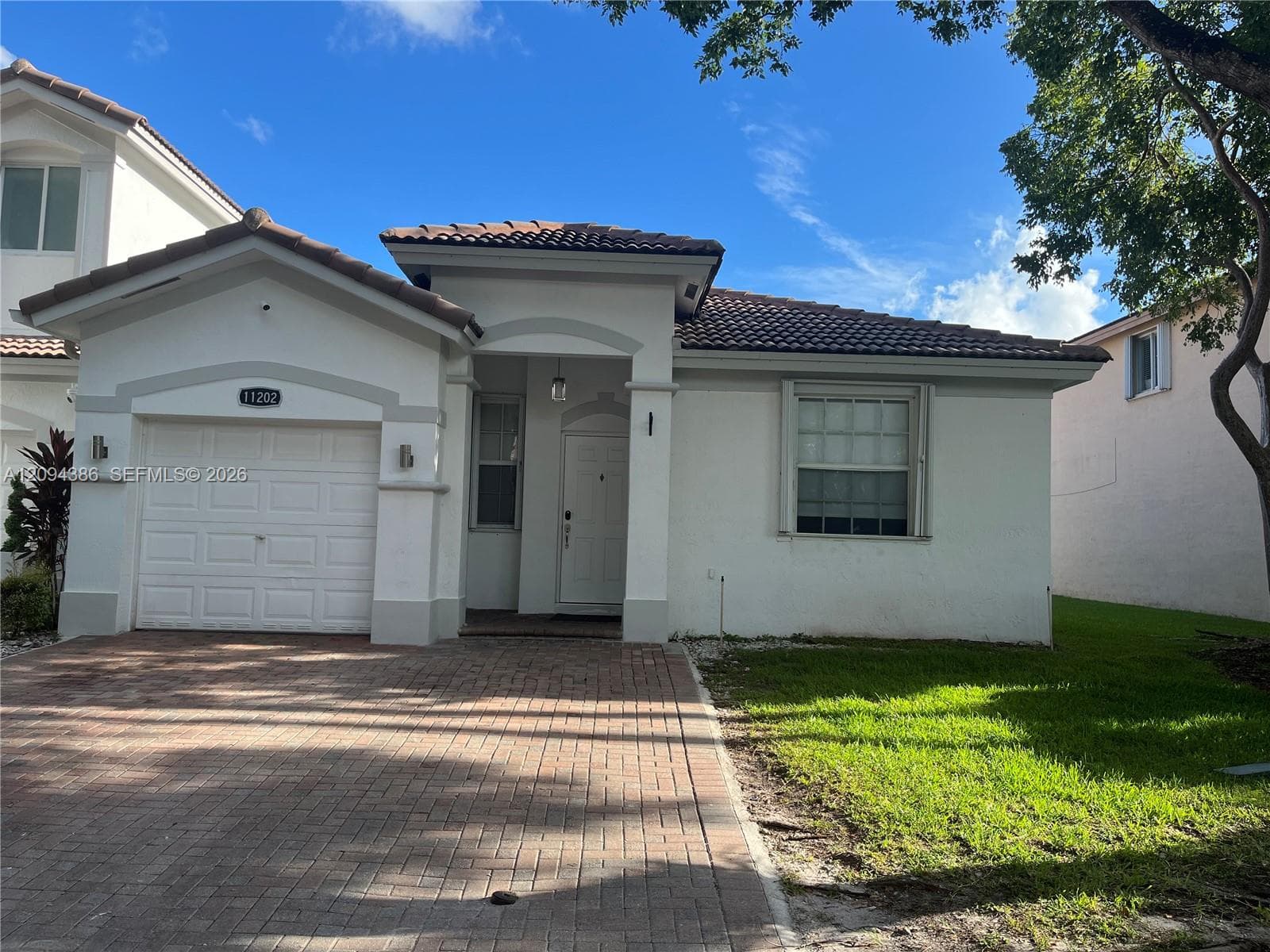 11202 NW 73rd Ter #. photo 1