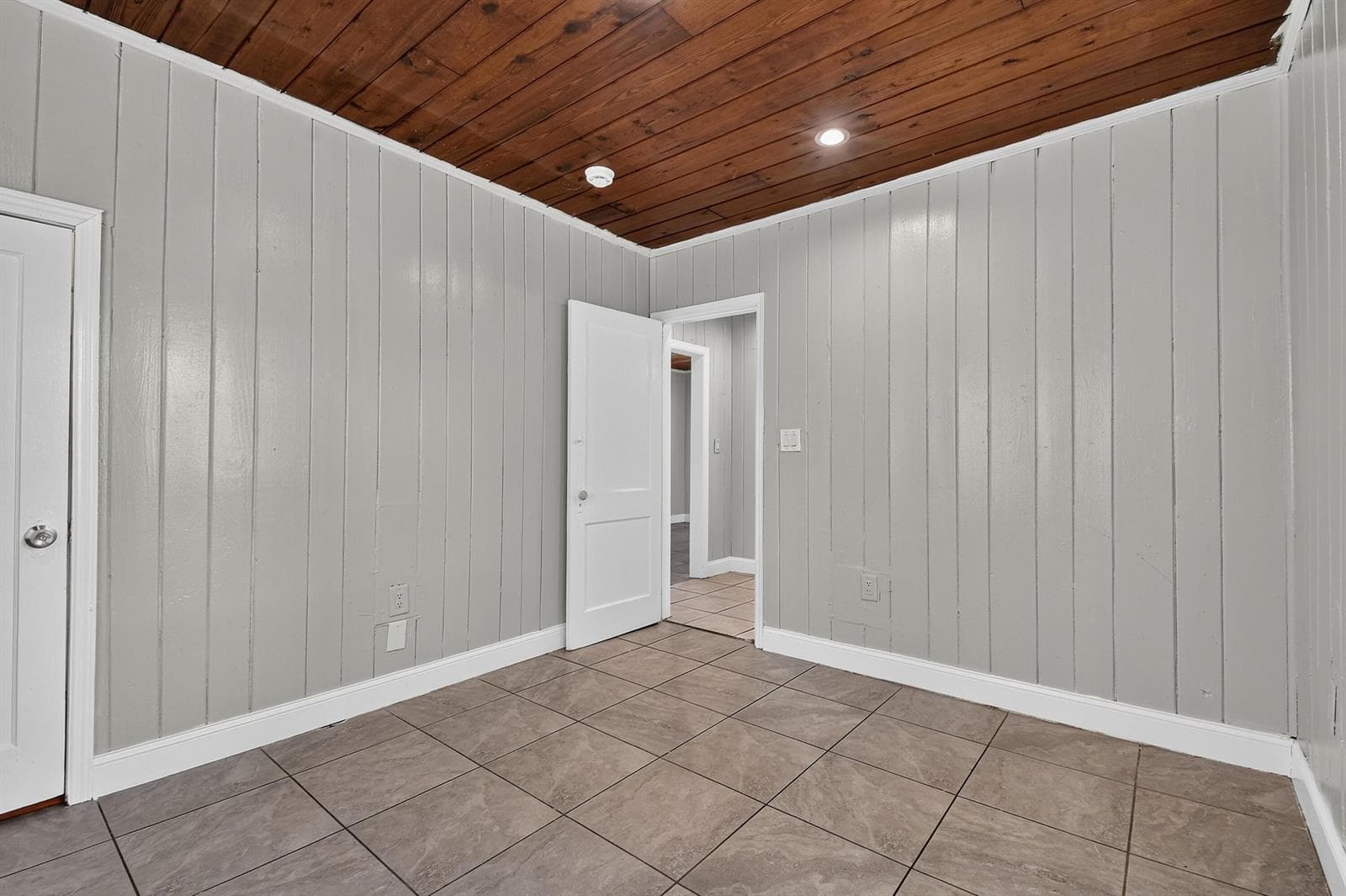 8877thSt-Unit200(15)