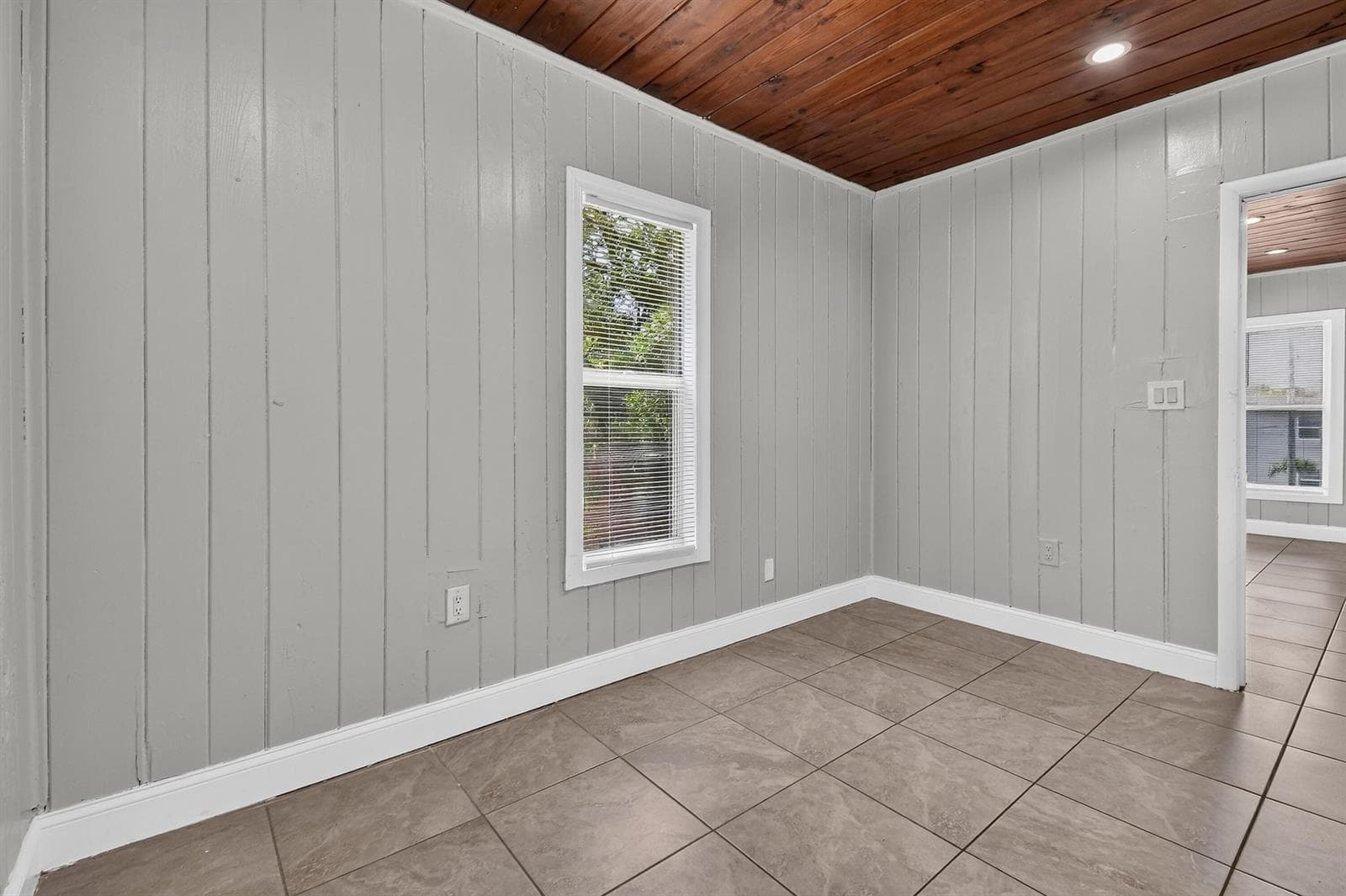 8877thSt-Unit200(11)