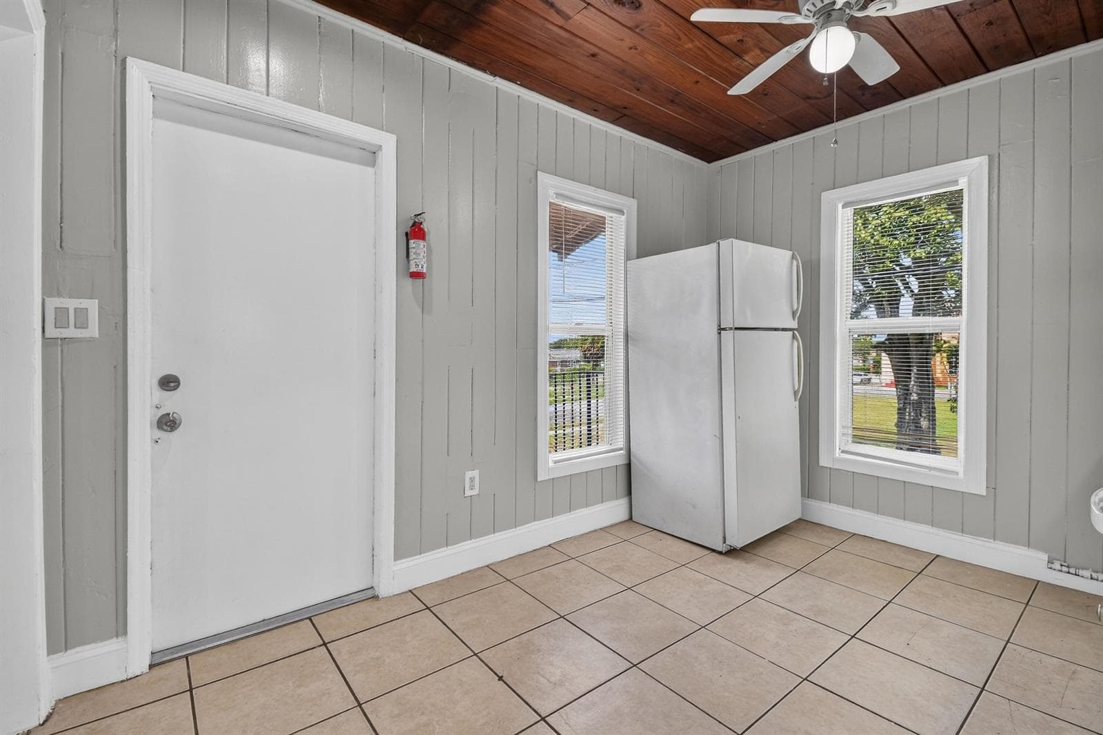 8877thSt-Unit200(6)