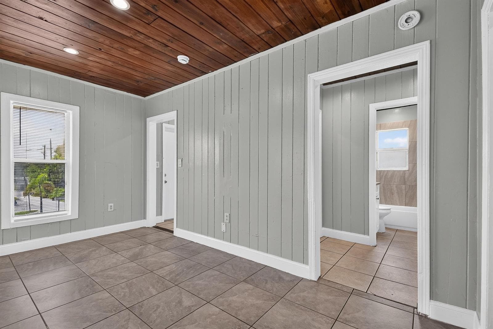 8877thSt-Unit200(9)