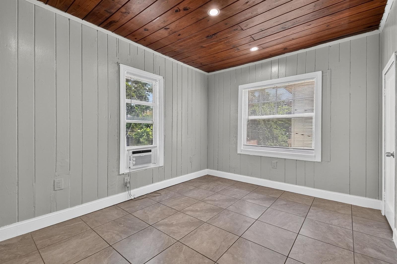 8877thSt-Unit200(13)