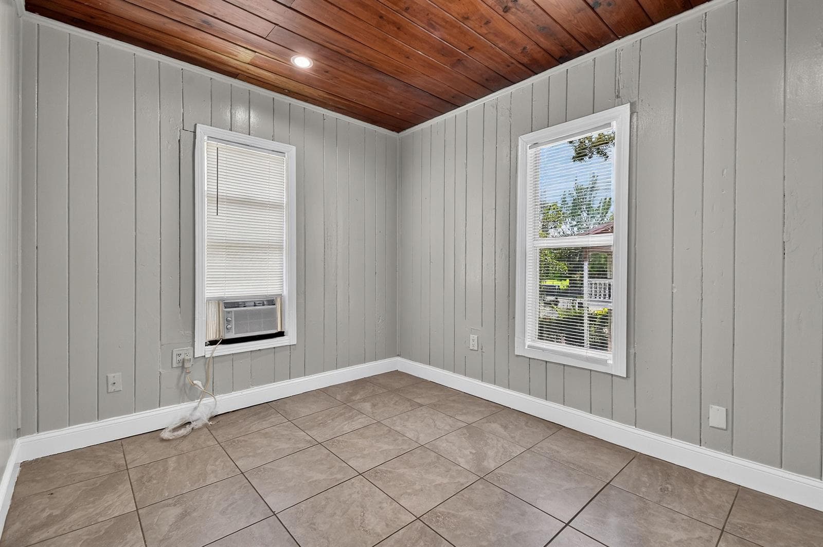 8877thSt-Unit200(10)
