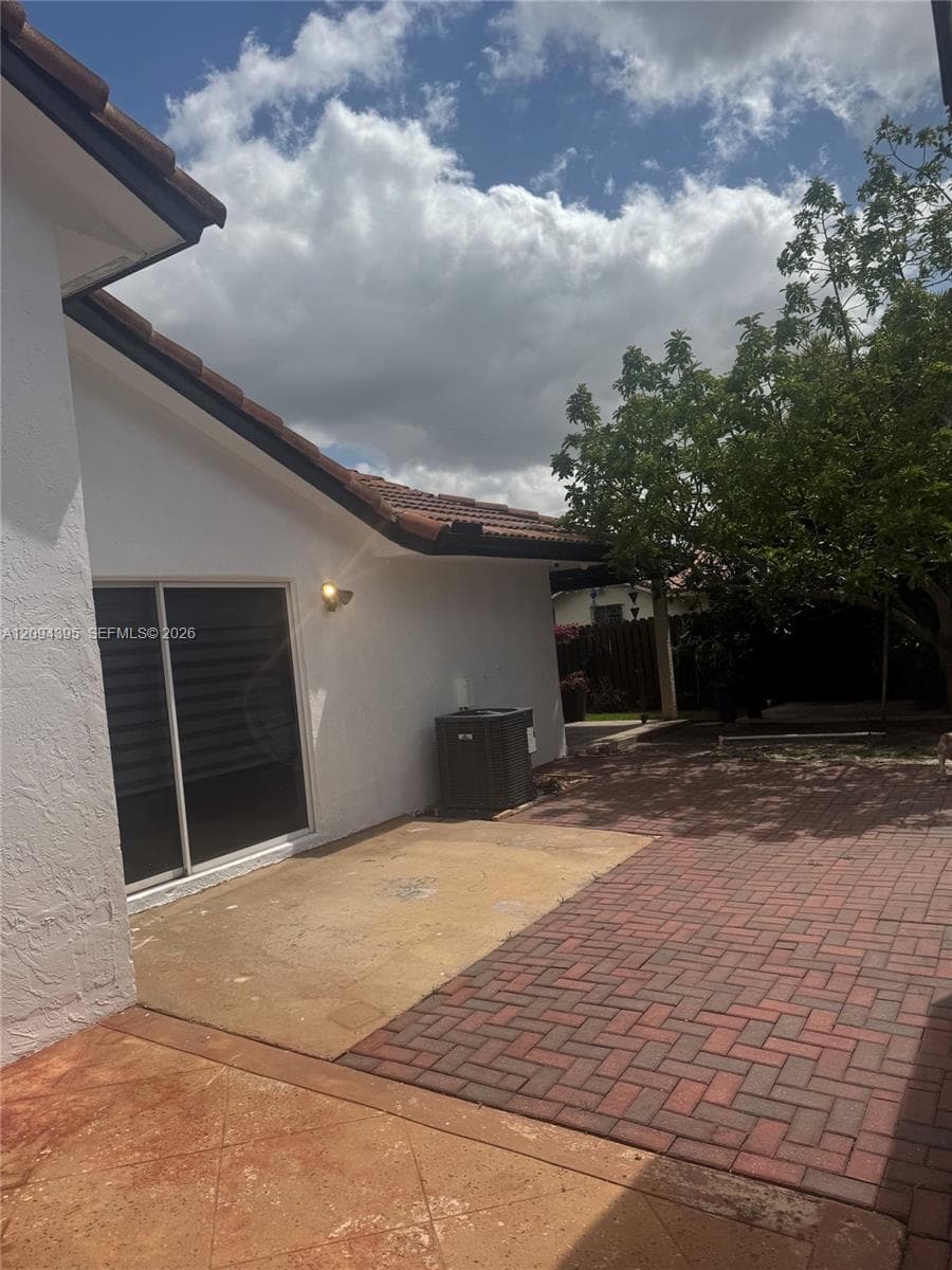 811 NW 133rd Ct photo 16