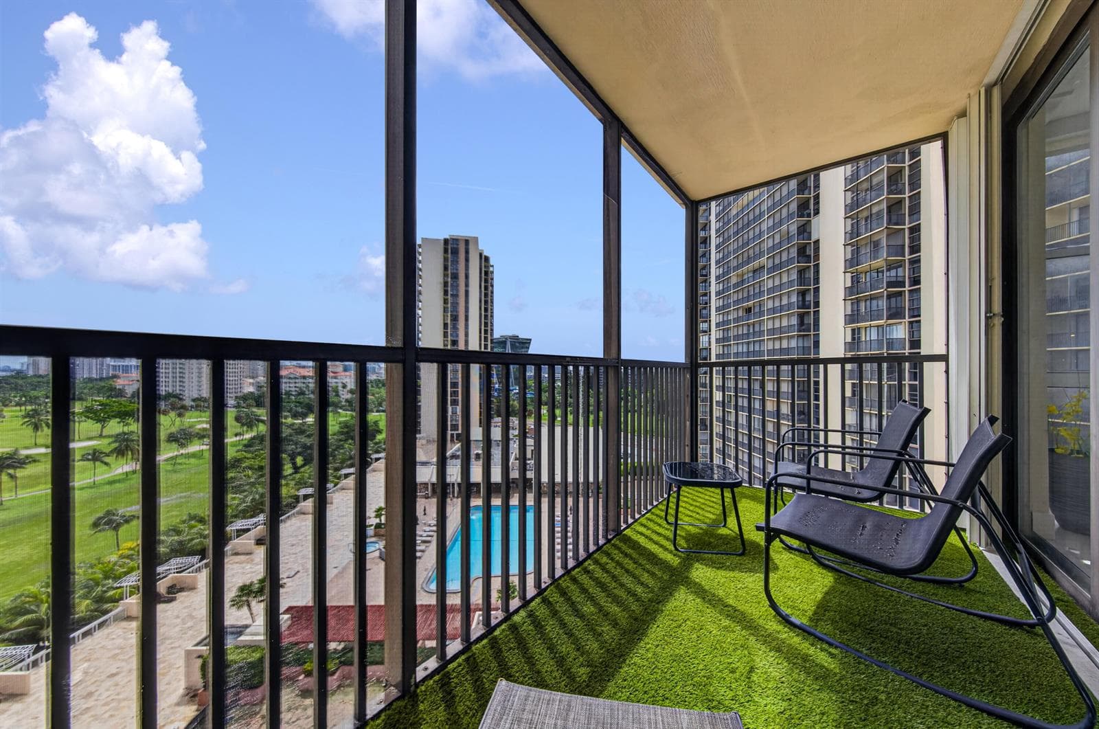 Balcony Pool & Golf Course View