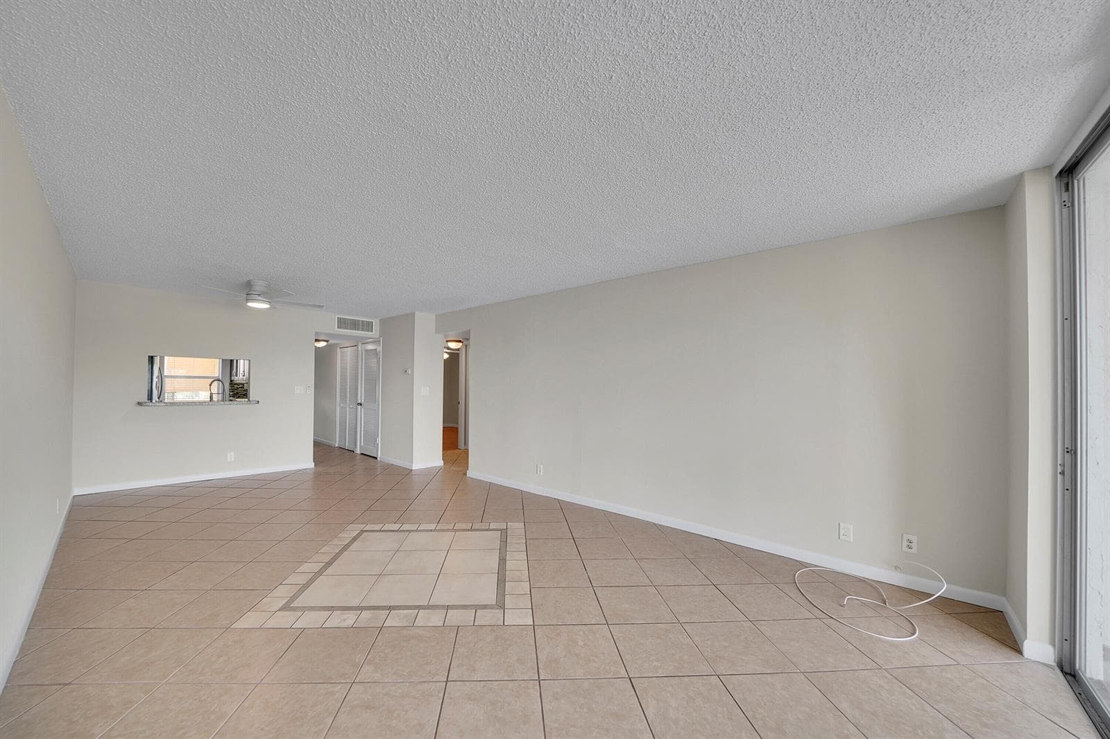 12_living room