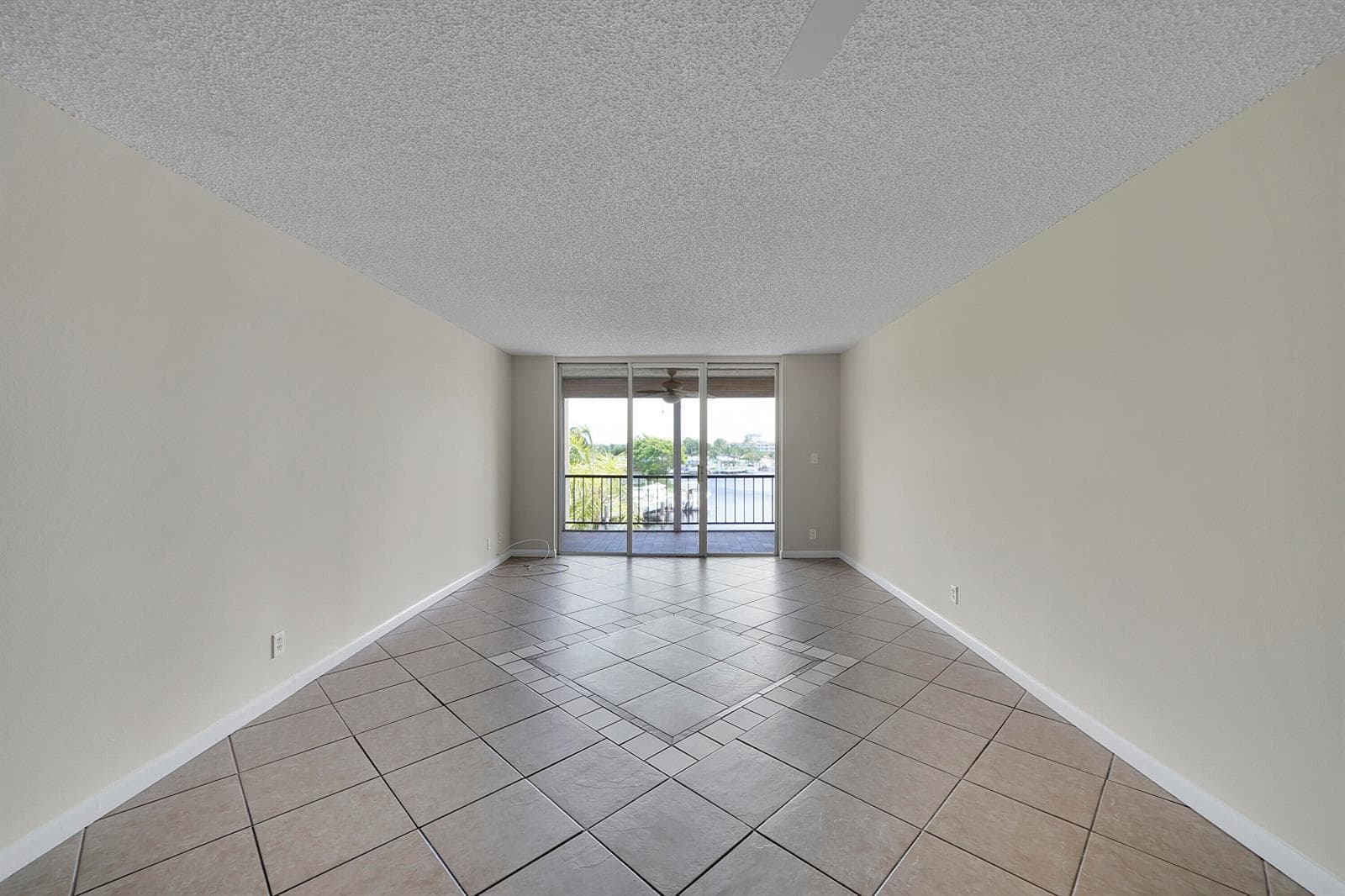 17_living room