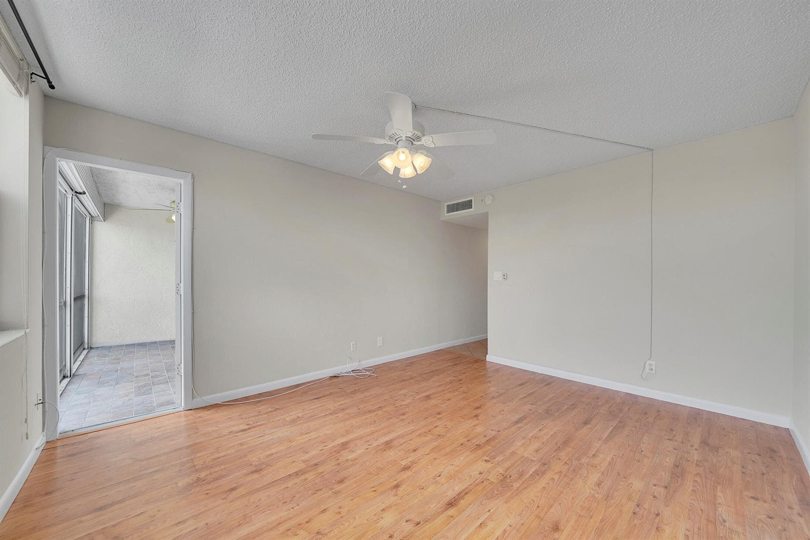 25_primary bedroom