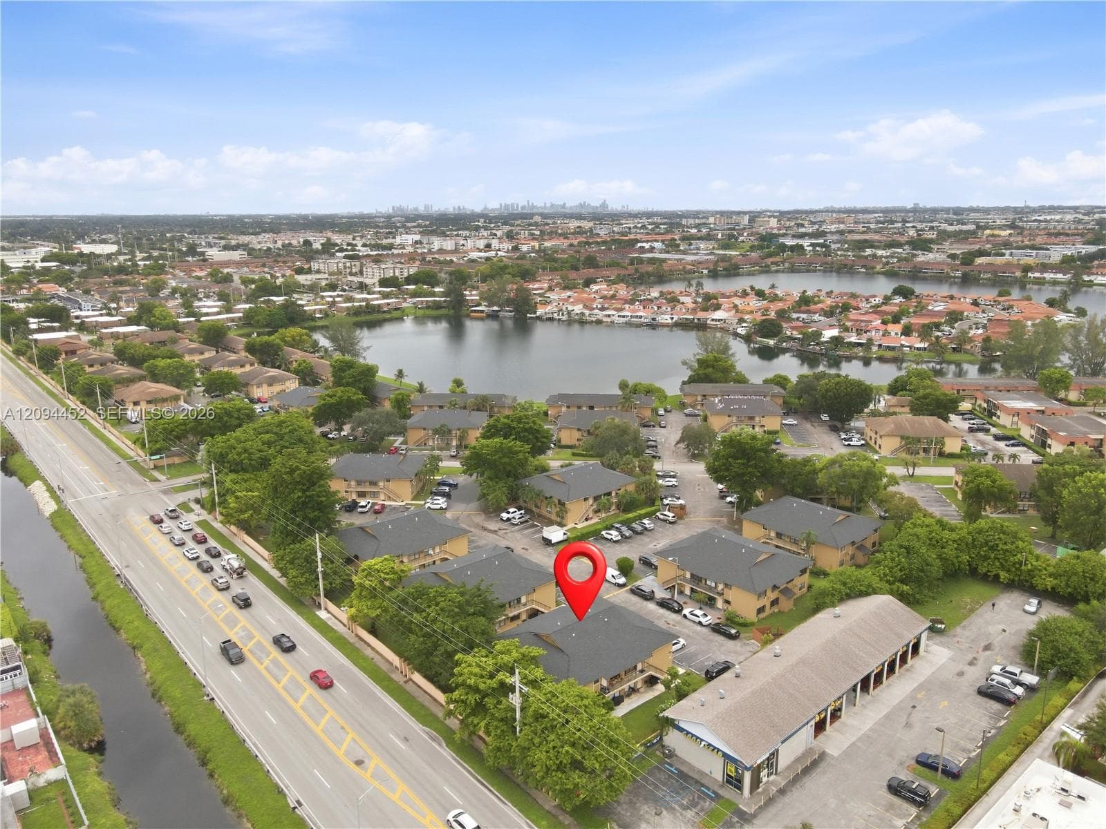 Lago Grande one Condo · #14-13 in Hialeah - Photo 1