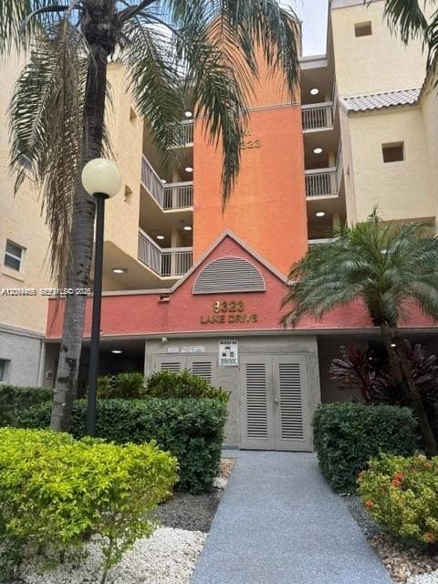 LAS VISTAS AT DORAL CONDO · #102 in Doral - Photo 1
