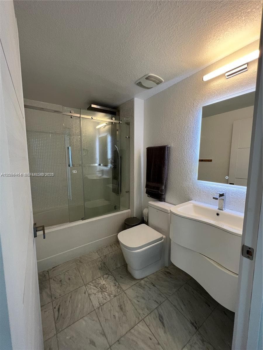 MOON BAY OF MIAMI CONDO · #608 in Miami - Photo 17