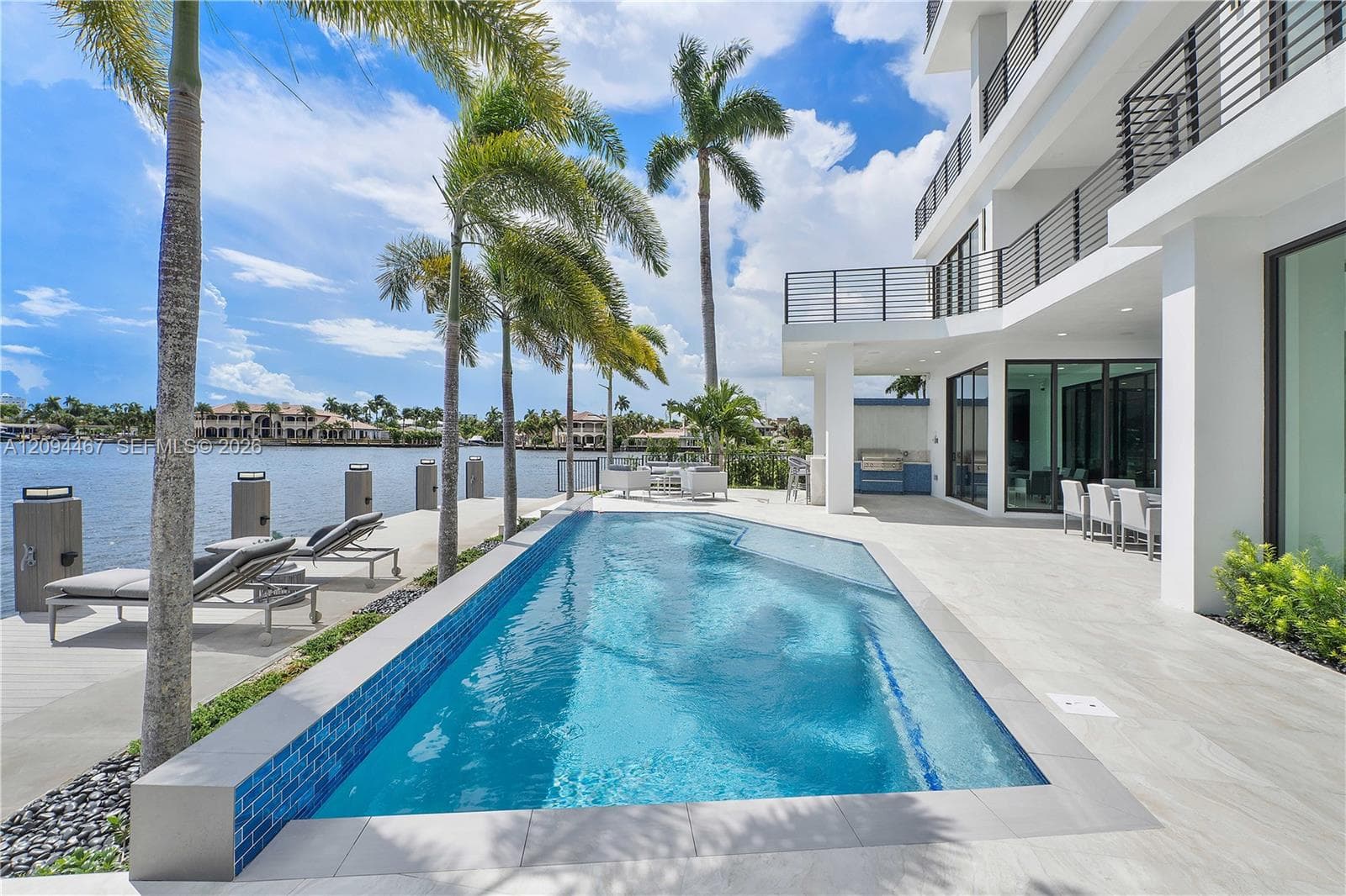 350 Circle Dr photo 12