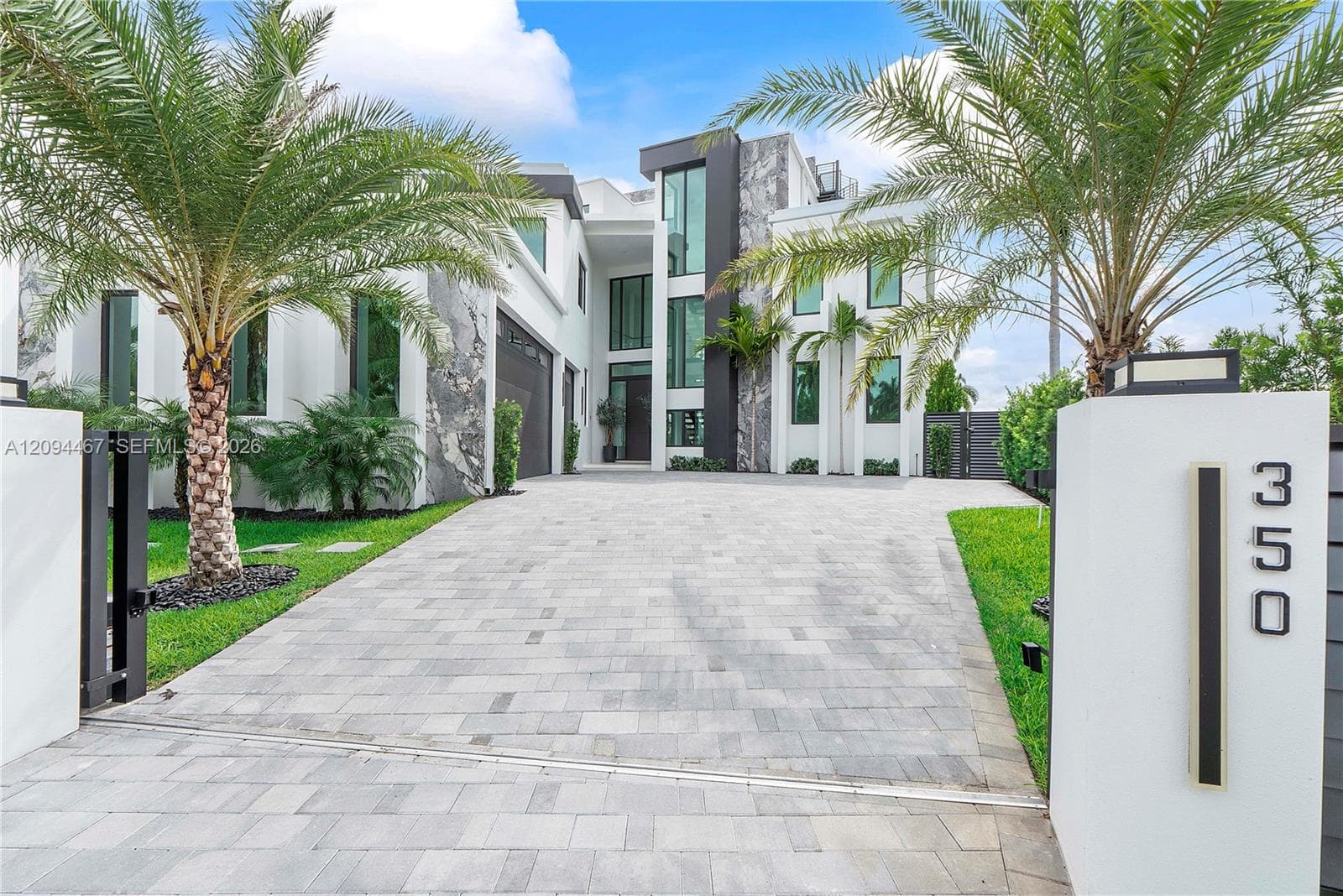 350 Circle Dr photo 3